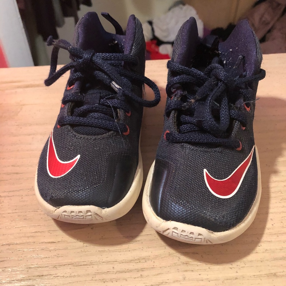 Nike Lebrons toddler size 9C( blue and red )